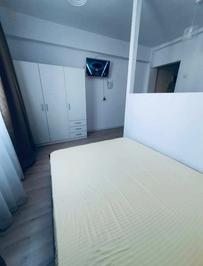 Apartament Garsoniera Craiova Centru Zewnętrze zdjęcie